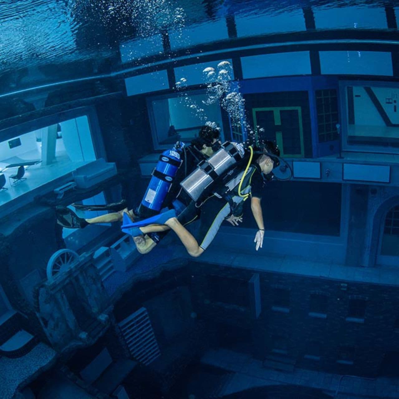 Scuba Diving and Snorkelling at Deep Dive Dubai - image 3